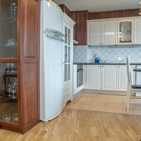 Spacious And Luxurious 2Bd Apartment In The Centre Of Burgas アパート *